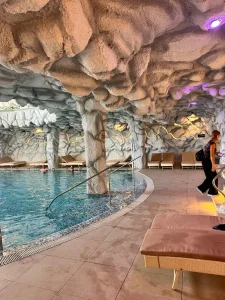 Grota salina si SPa ZEN SPA CRAIOVA (25) privire de ansamblu zona bazinelor ZEN SPA CRAIOVA